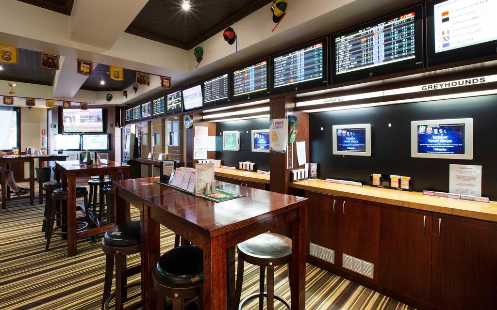 Nightcap At Federal Hotel Toowoomba Exterior photo